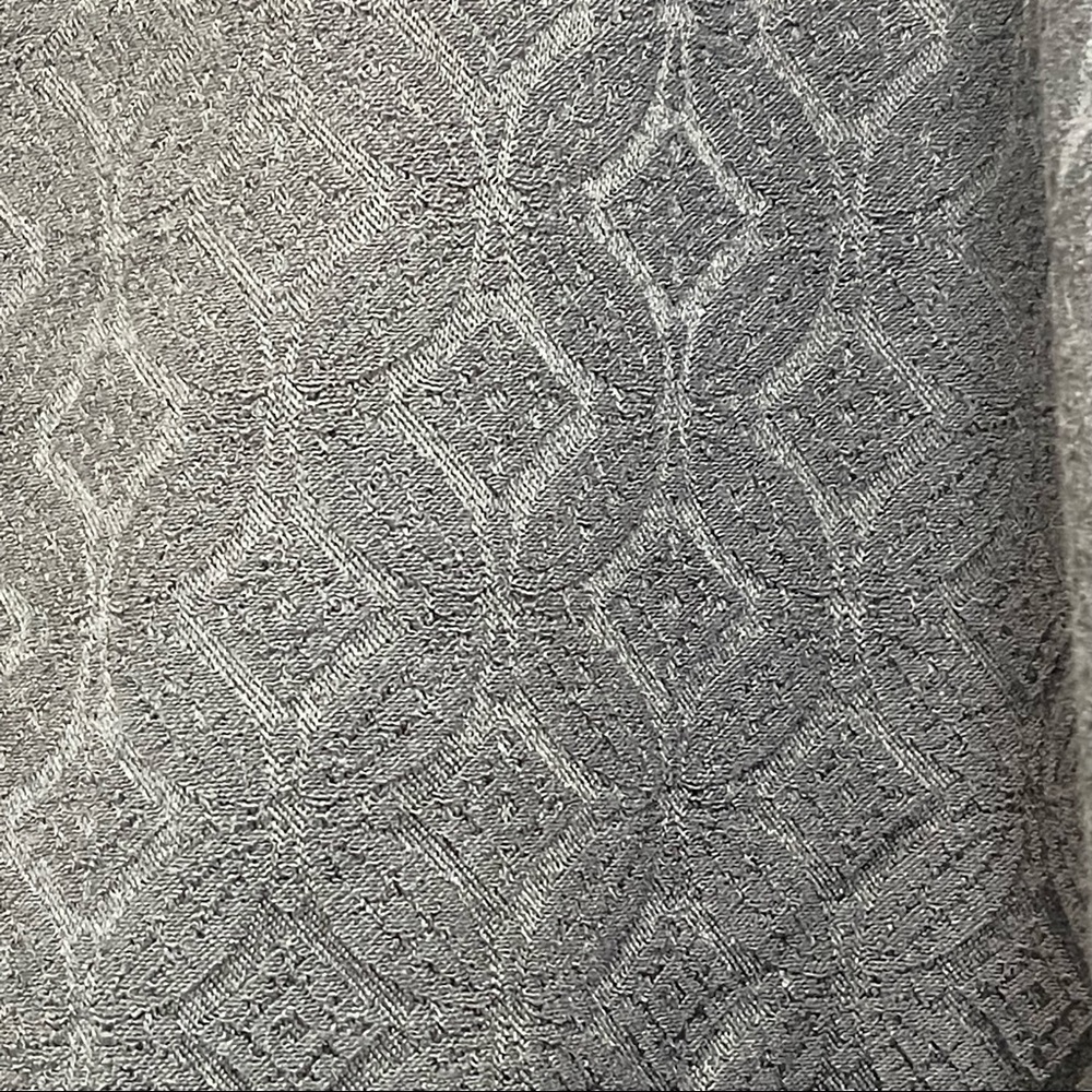 Diamond Pattern Capri Pants - Picture 10 of 13